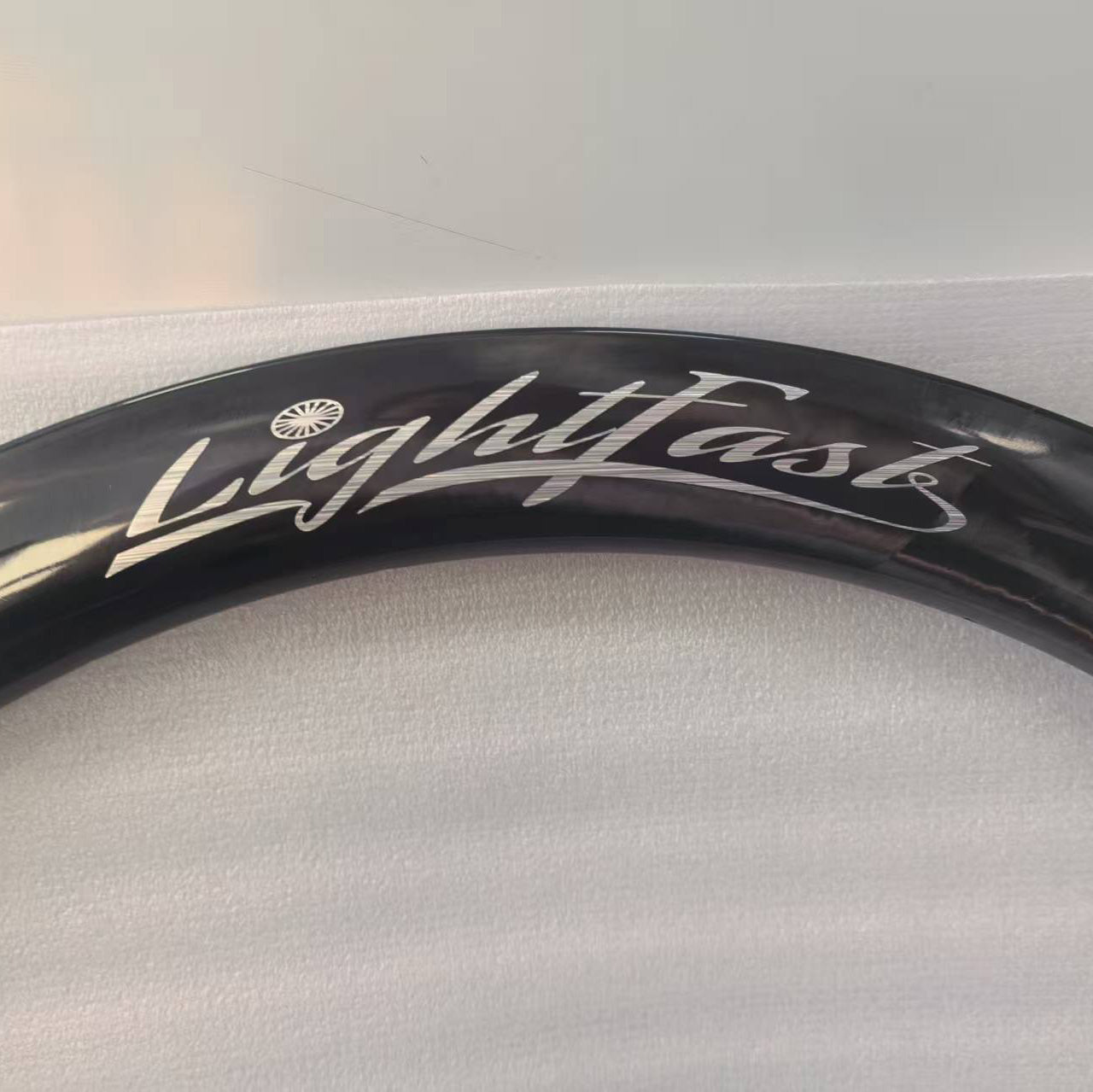 LIGHTFAST カーボンホイール 45mm ディスク用 LIGHTFAST カーボンホイール 45mm ディスク用 LIGHTFAST